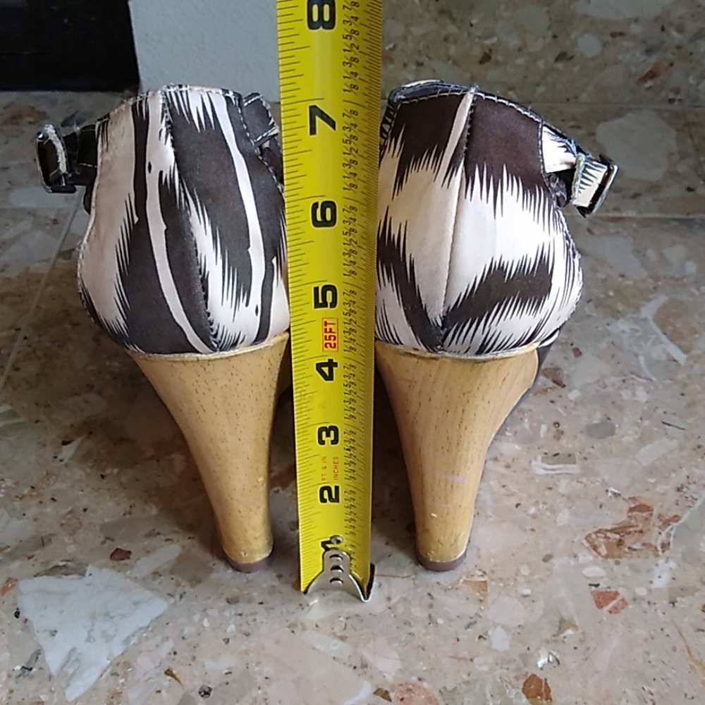 Shoes - Picture 4 of 4